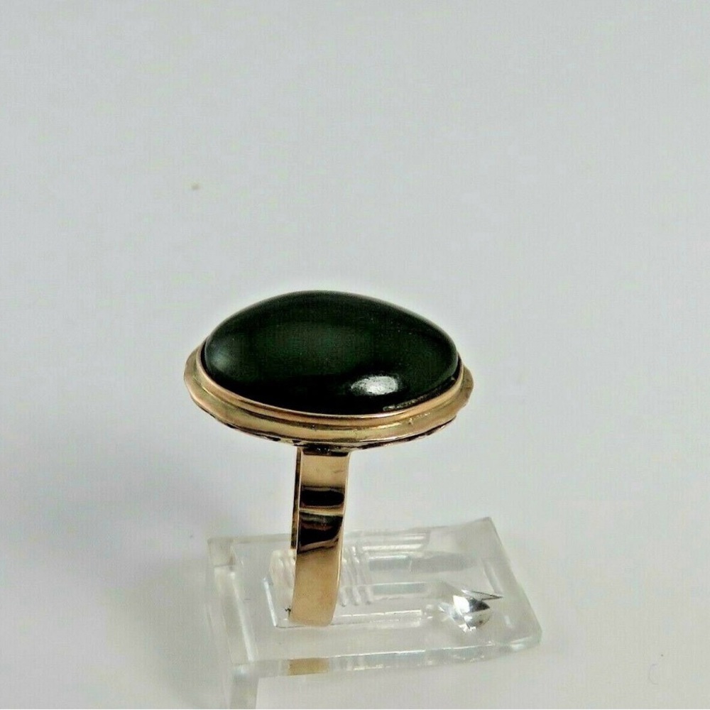 Vintage Mid-Century Nephrite Jade Cabochon 14K Yellow Gold Ring - Picture 2 of 6